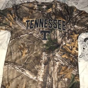 Mens medium Tennessee Camo shirt
